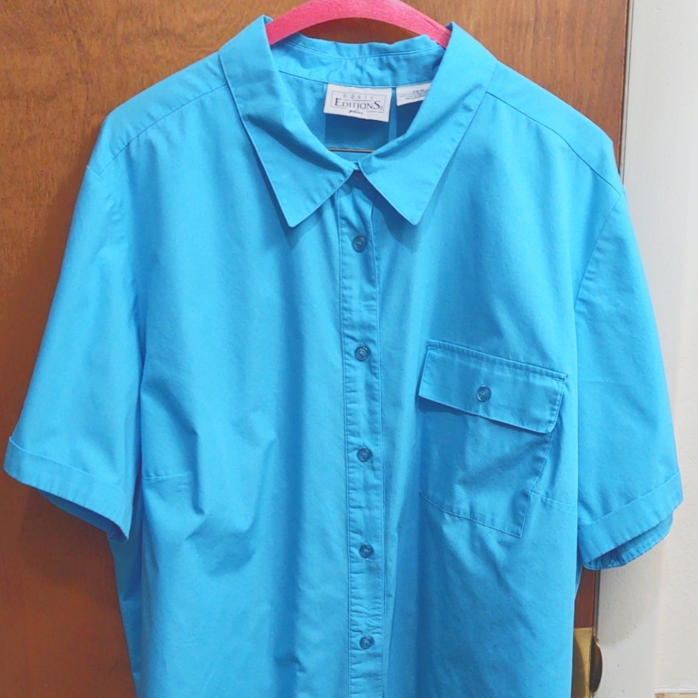 Lady's Size 22 Button-up Blouse